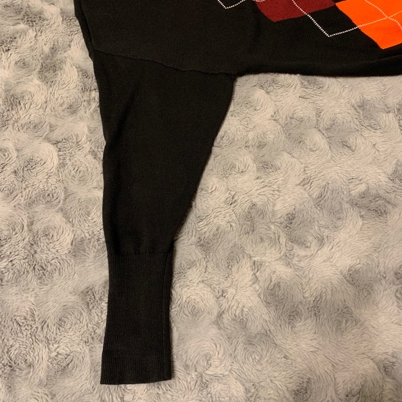 Express Sweater - Picture 2 of 5